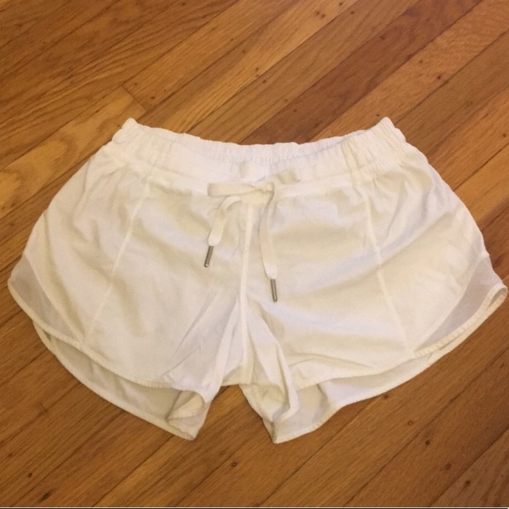 lululemon hotty hot shorts size 8